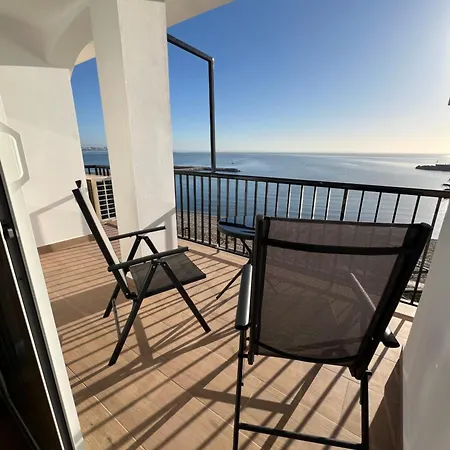 Amazing Beachfront Views - 3 Bedrooms Appartement