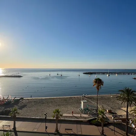 Apartment Amazing Beachfront Views - 3 Bedrooms Fuengirola