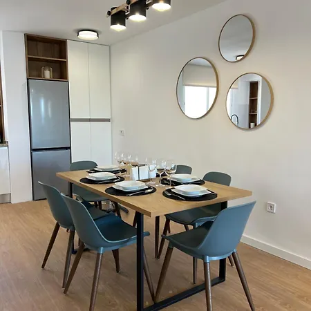 Apartment Amazing Beachfront Views - 3 Bedrooms *