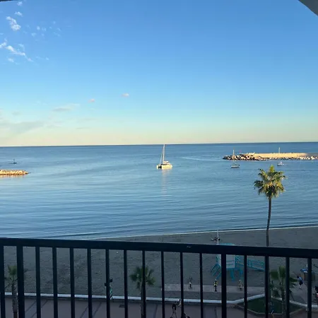 Lägenhet Amazing Beachfront Views - 3 Bedrooms Fuengirola