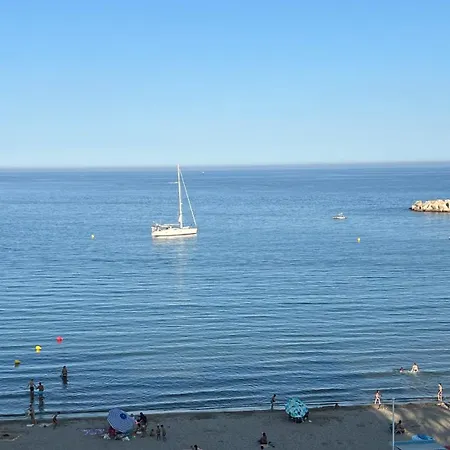 Amazing Beachfront Views - 3 Bedrooms Appartement