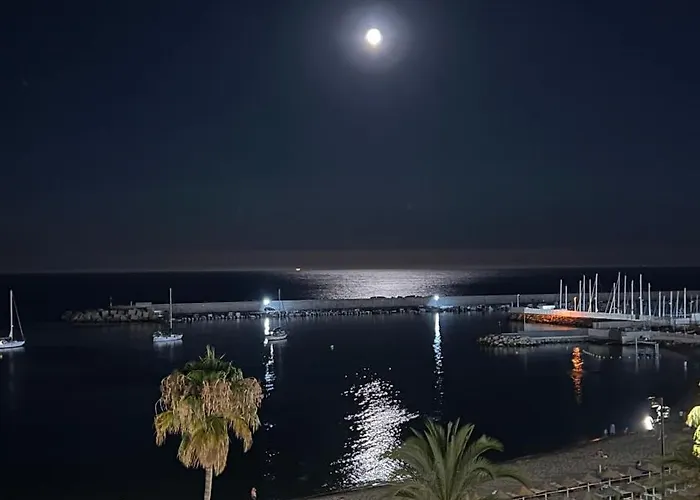 Amazing Beachfront Views - 3 Bedrooms