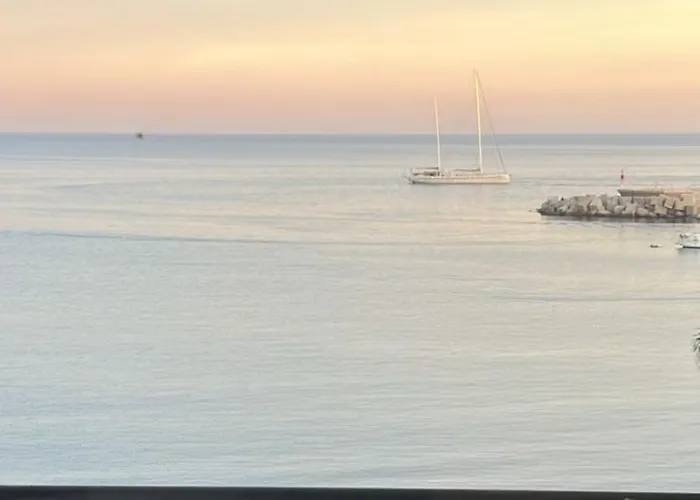 Amazing Beachfront Views - 3 Bedrooms * Fuengirola