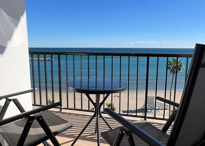 Apartment Amazing Beachfront Views - 3 Bedrooms *