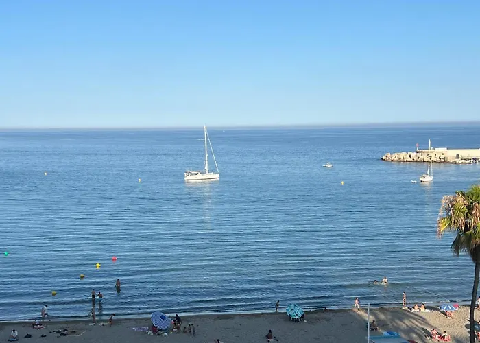 Amazing Beachfront Views - 3 Bedrooms Apartment