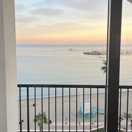 Διαμέρισμα Amazing Beachfront Views - 3 Bedrooms