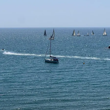 Amazing Beachfront Views - 3 Bedrooms Διαμέρισμα