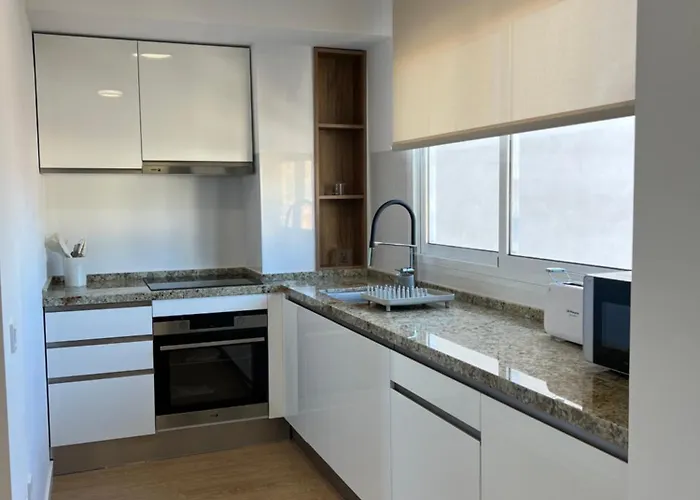 Amazing Beachfront Views - 3 Bedrooms פואנגירולה