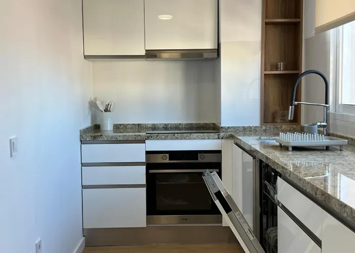 Amazing Beachfront Views - 3 Bedrooms דירה פואנגירולה