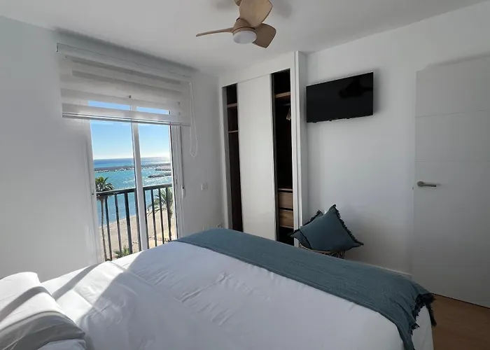 Amazing Beachfront Views - 3 Bedrooms * פואנגירולה